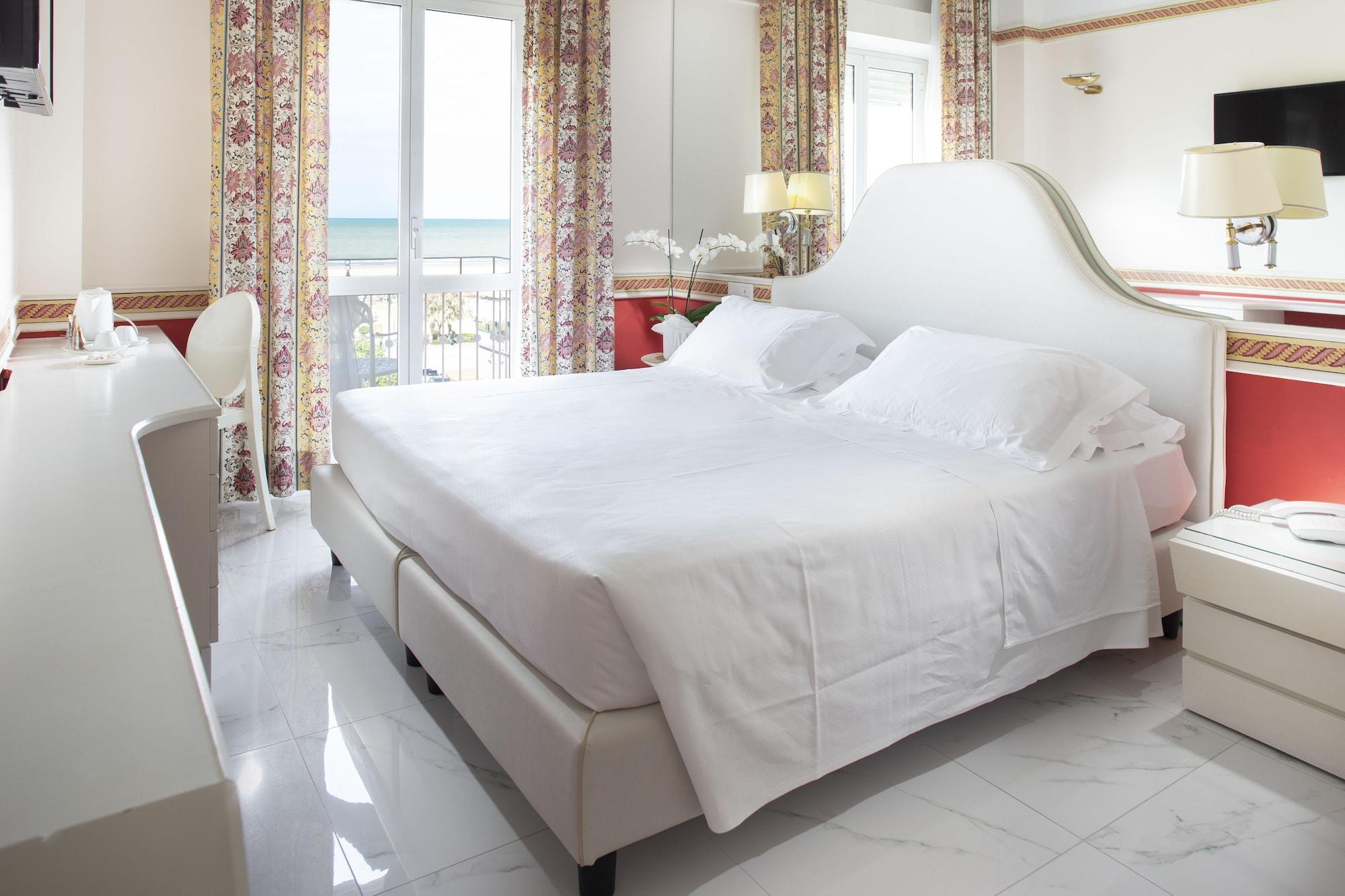 Milton Hotel 4*